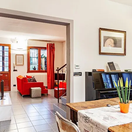 Elegant With Jacuzzi Apartamento Ferrara