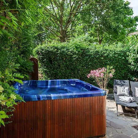 Appartement Elegant With Jacuzzi Ferrara